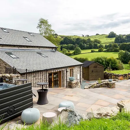 Thornyfield Barn *
